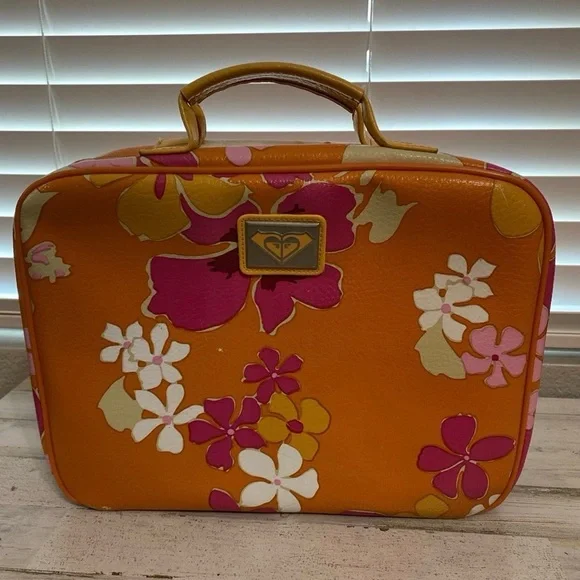 Roxy Quicksilver Floral Cosmetic Luggage Bag for Travel - Picture 1 of 12
